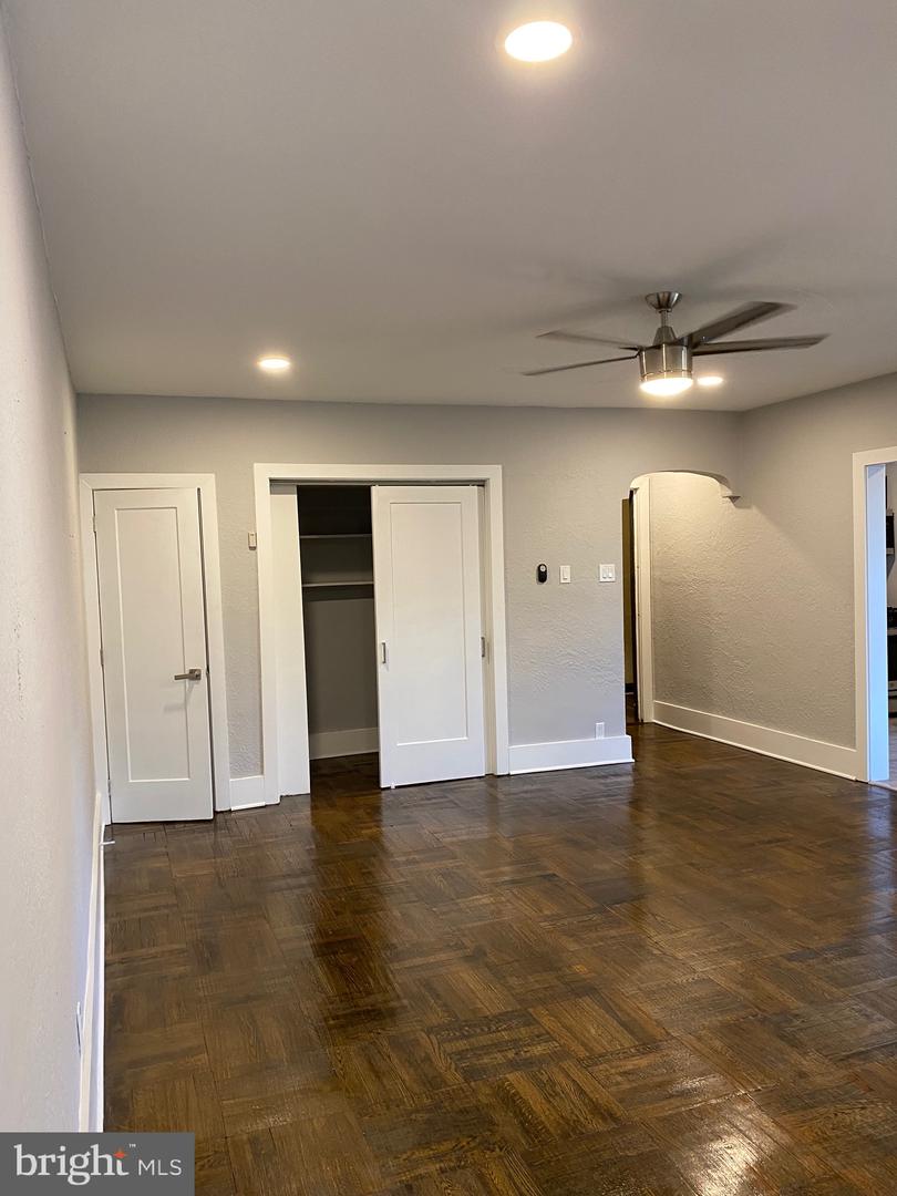 45-48 E Cliveden St #405 Property Photo 6