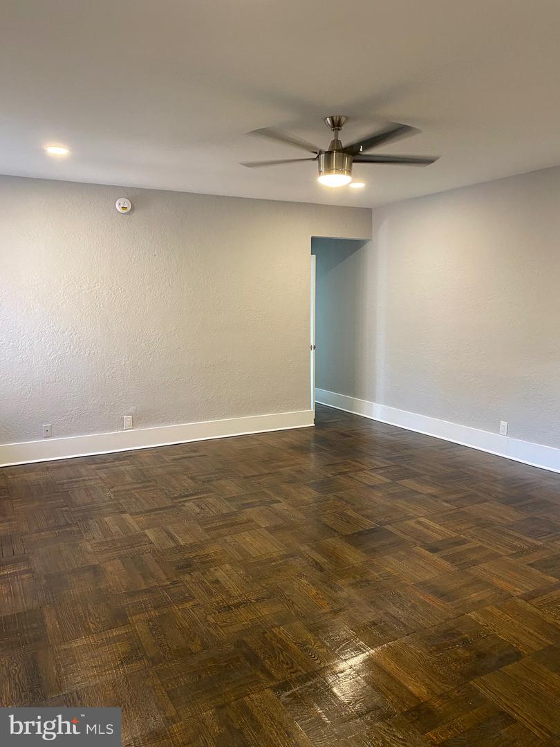 45-48 E Cliveden St #405 Property Photo 9