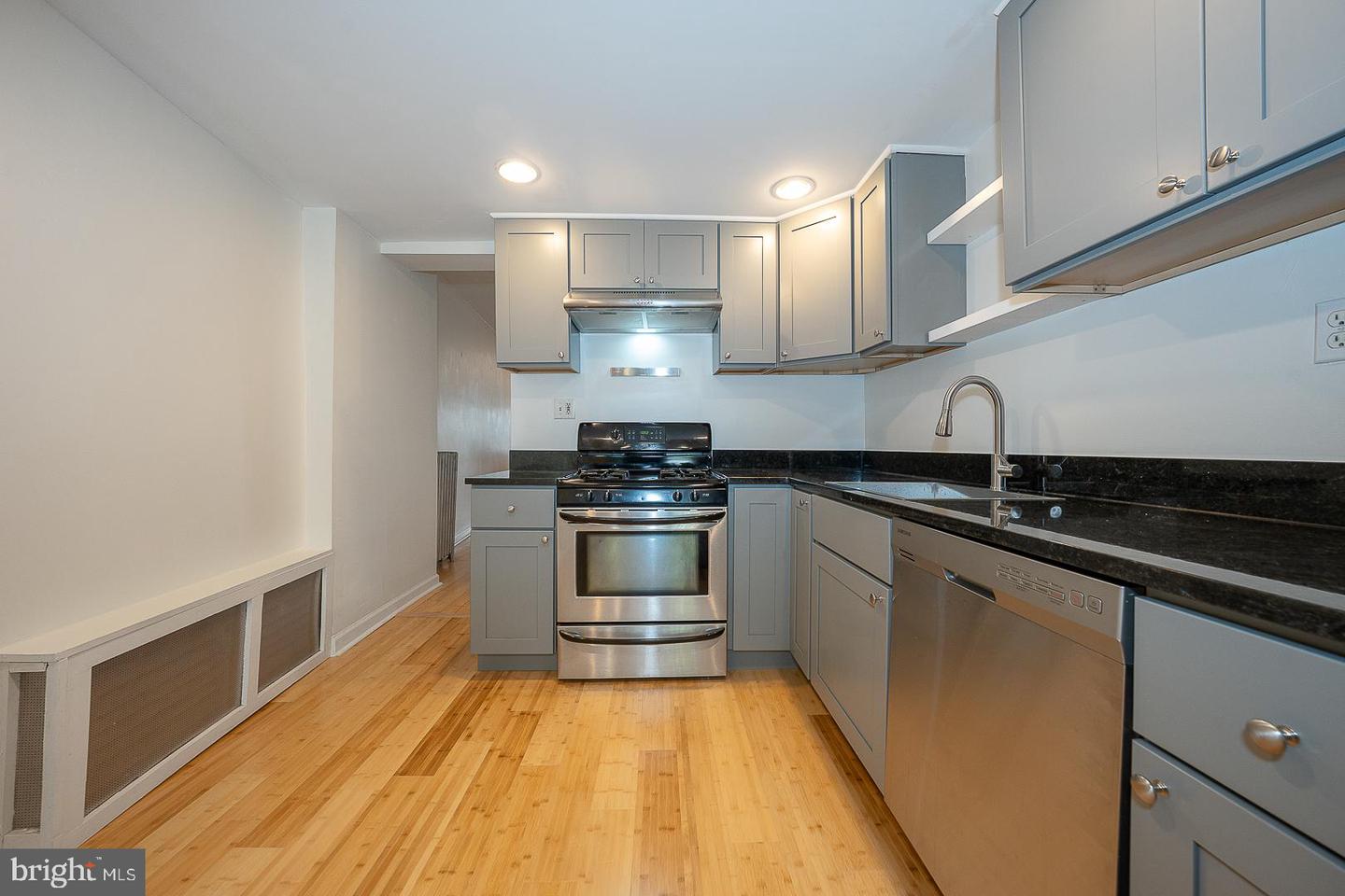 3621 Calumet St Property Photo 6