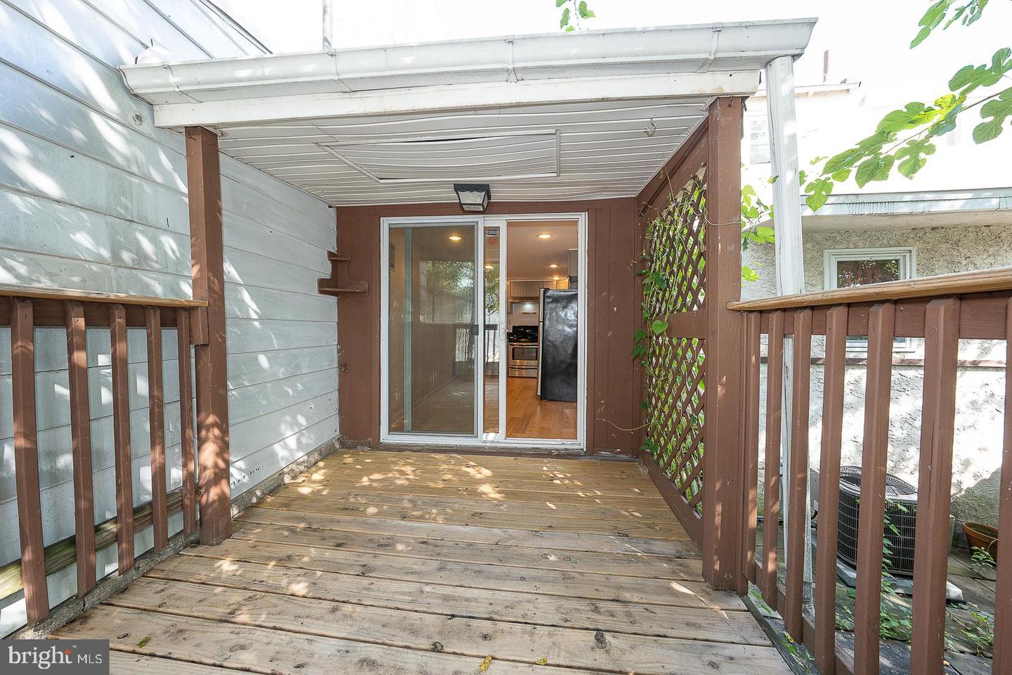 3621 Calumet St Property Photo 10