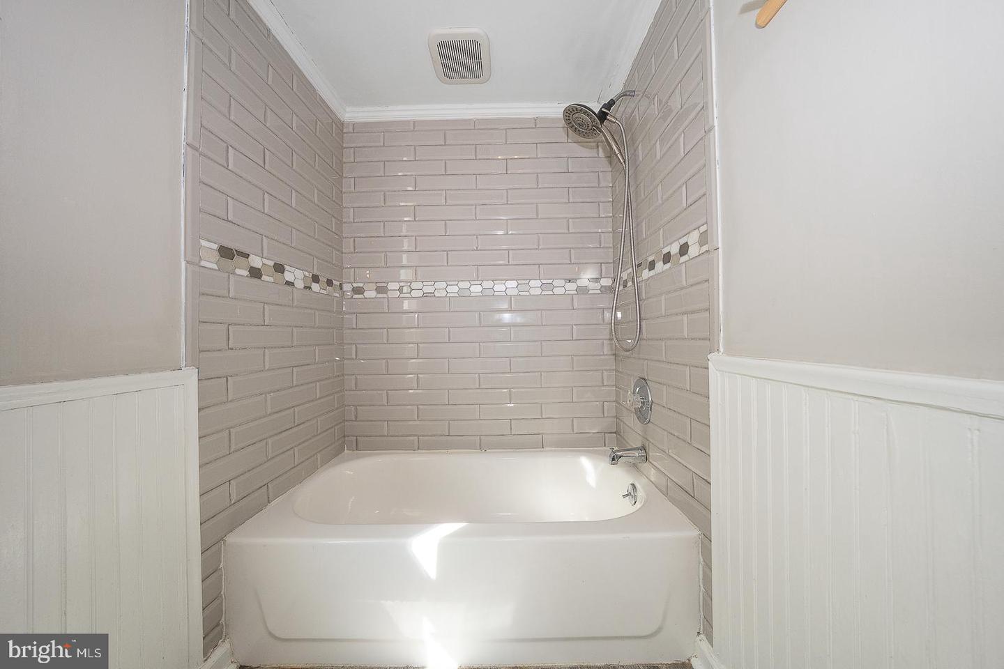 3621 Calumet St Property Photo 20