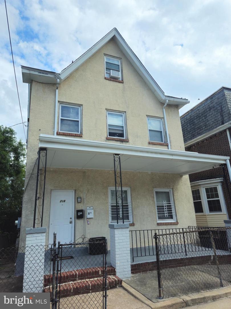 218 E PRICE ST #1ST FLOOR Property Photo 1