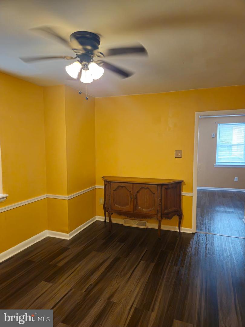 218 E Price St #1st Floor Property Photo 11