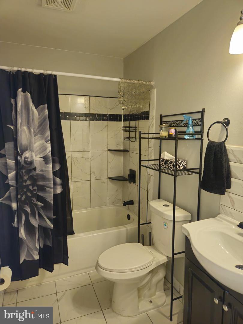 218 E Price St #1st Floor Property Photo 16