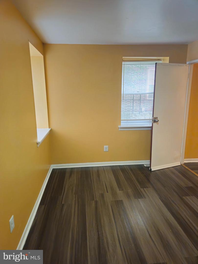 218 E Price St #1st Floor Property Photo 21