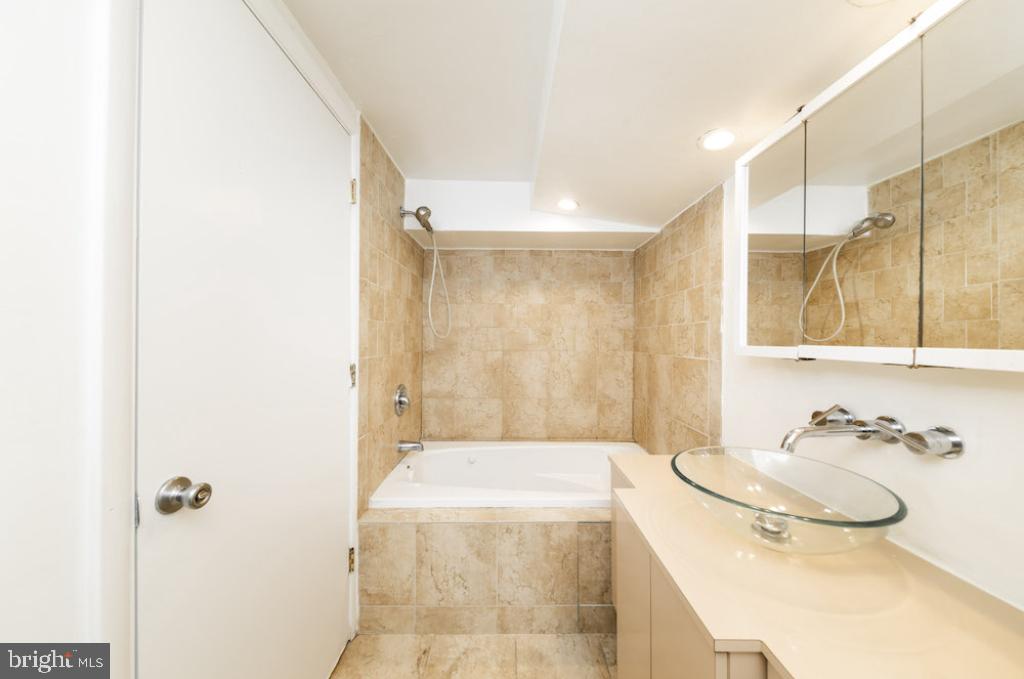 1329-39 Lombard St #310 Property Photo 23