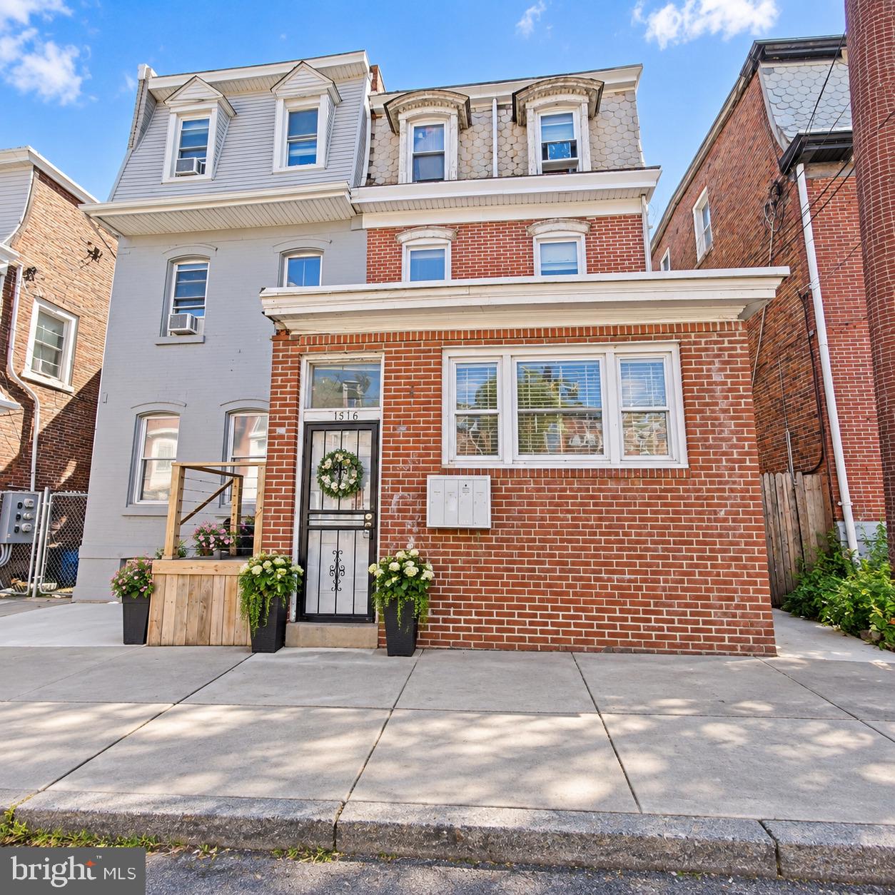 1516 ARROTT ST Property Photo 1