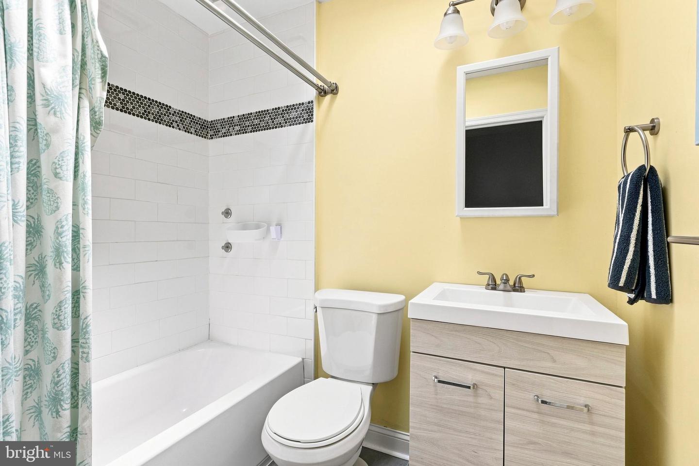 6476 Milton St Property Photo 19