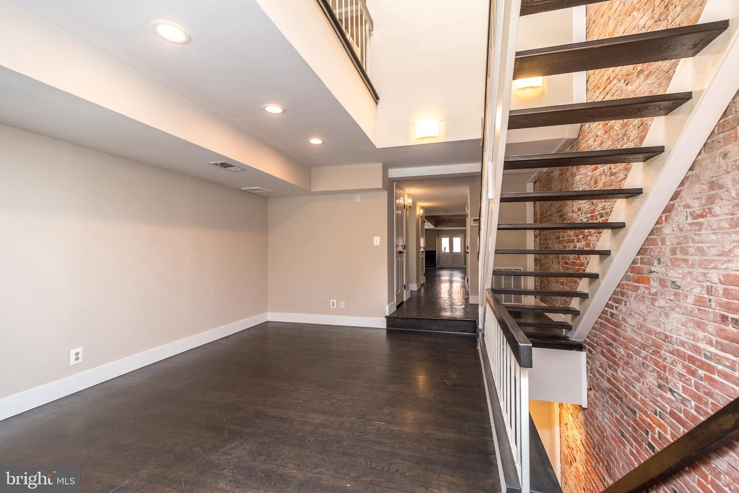 114 Naudain St #g Property Photo 2