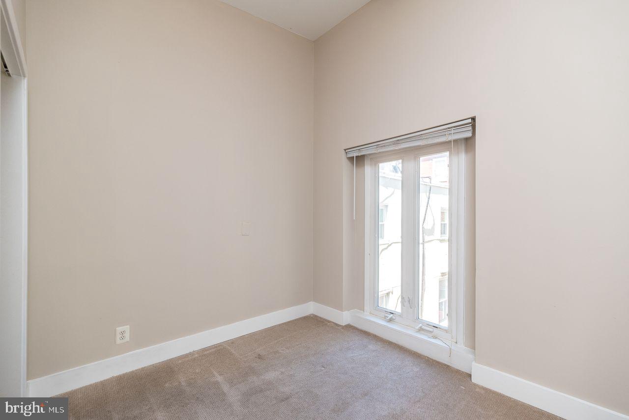 114 Naudain St #g Property Photo 9