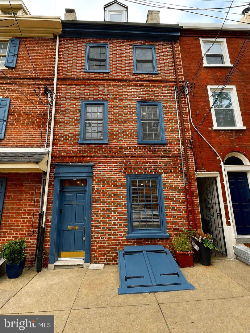 108 Kenilworth St Property Photo 2