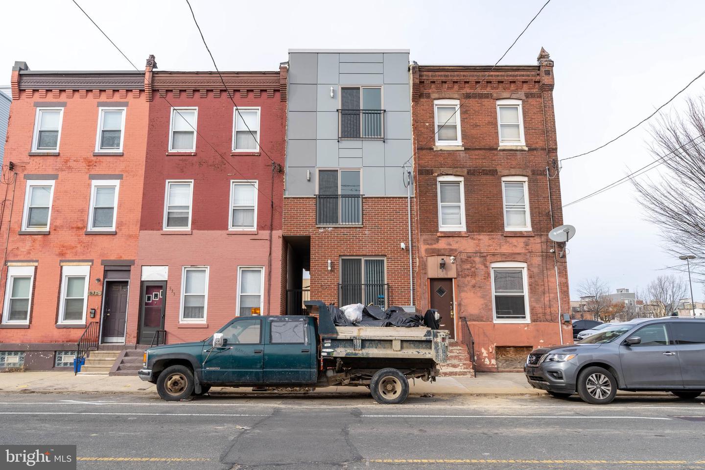 531 W Berks St Property Photo 1