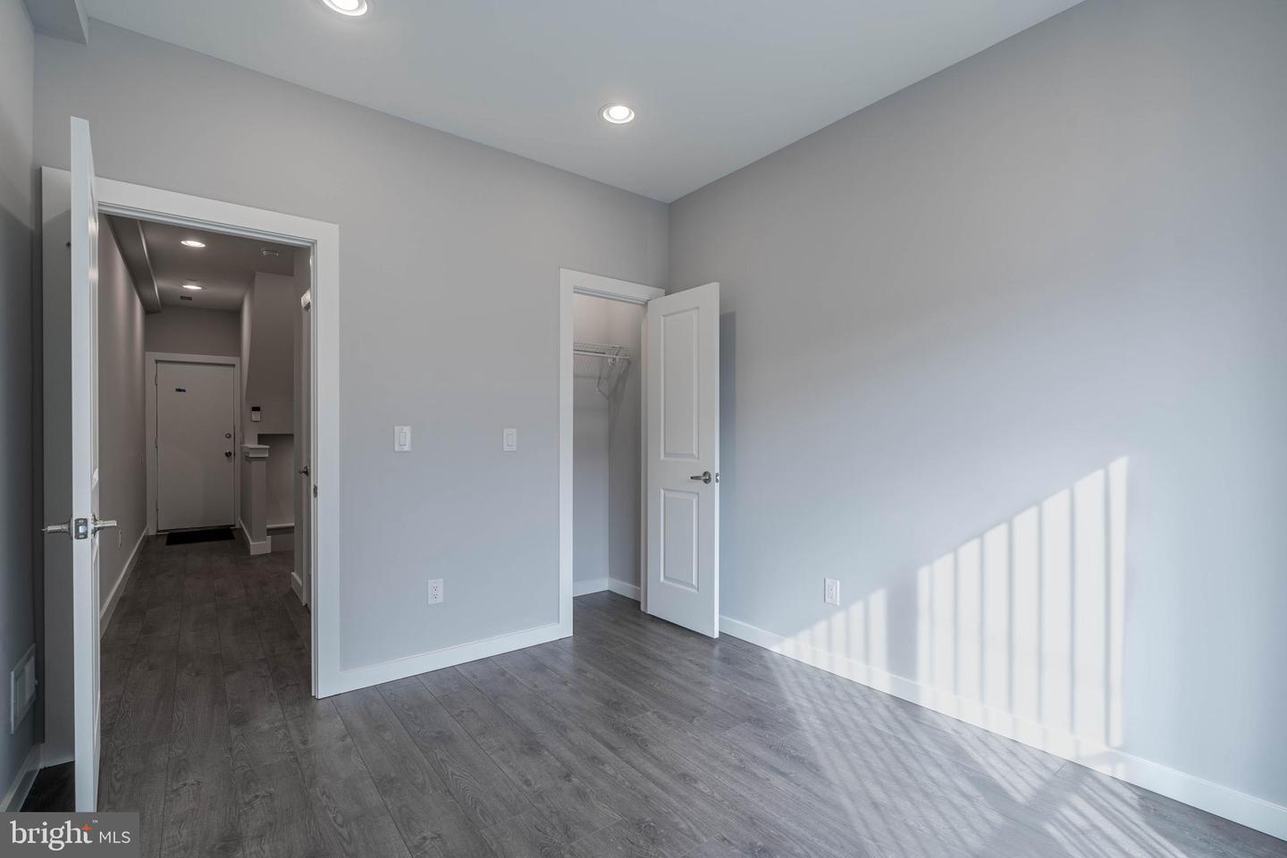 531 W Berks St Property Photo 6
