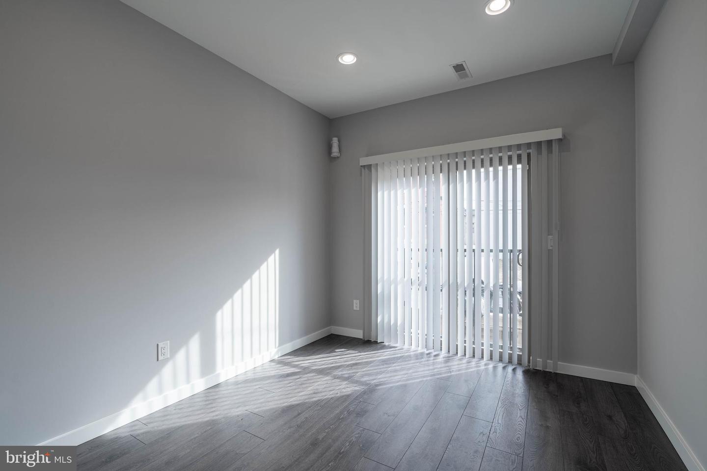 531 W Berks St Property Photo 8