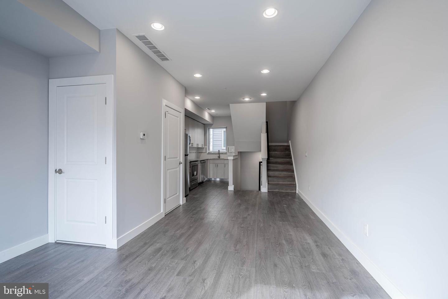 531 W Berks St Property Photo 12