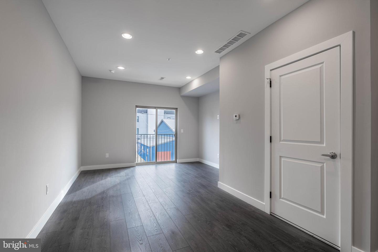 531 W Berks St Property Photo 14