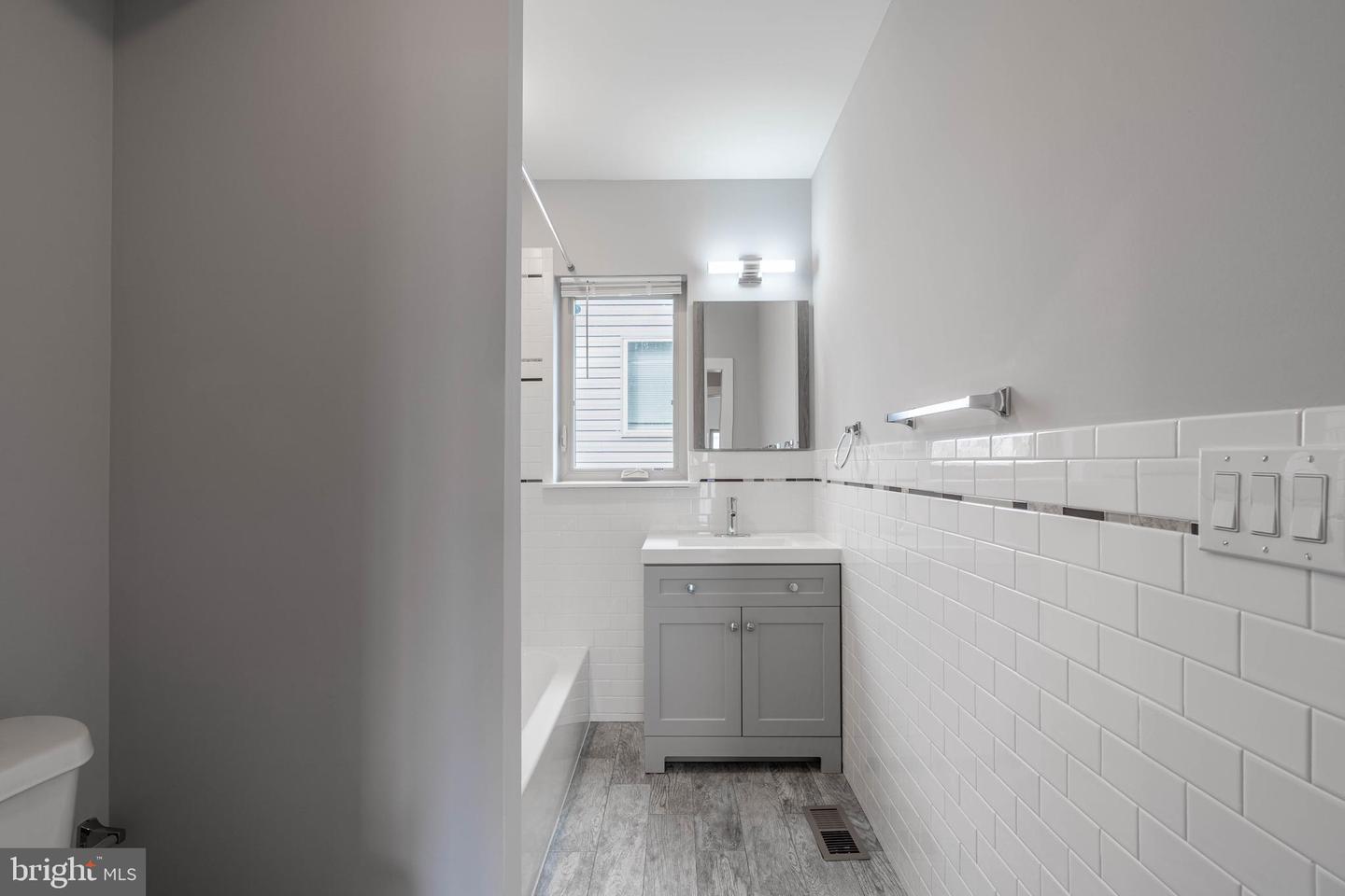 531 W Berks St Property Photo 18