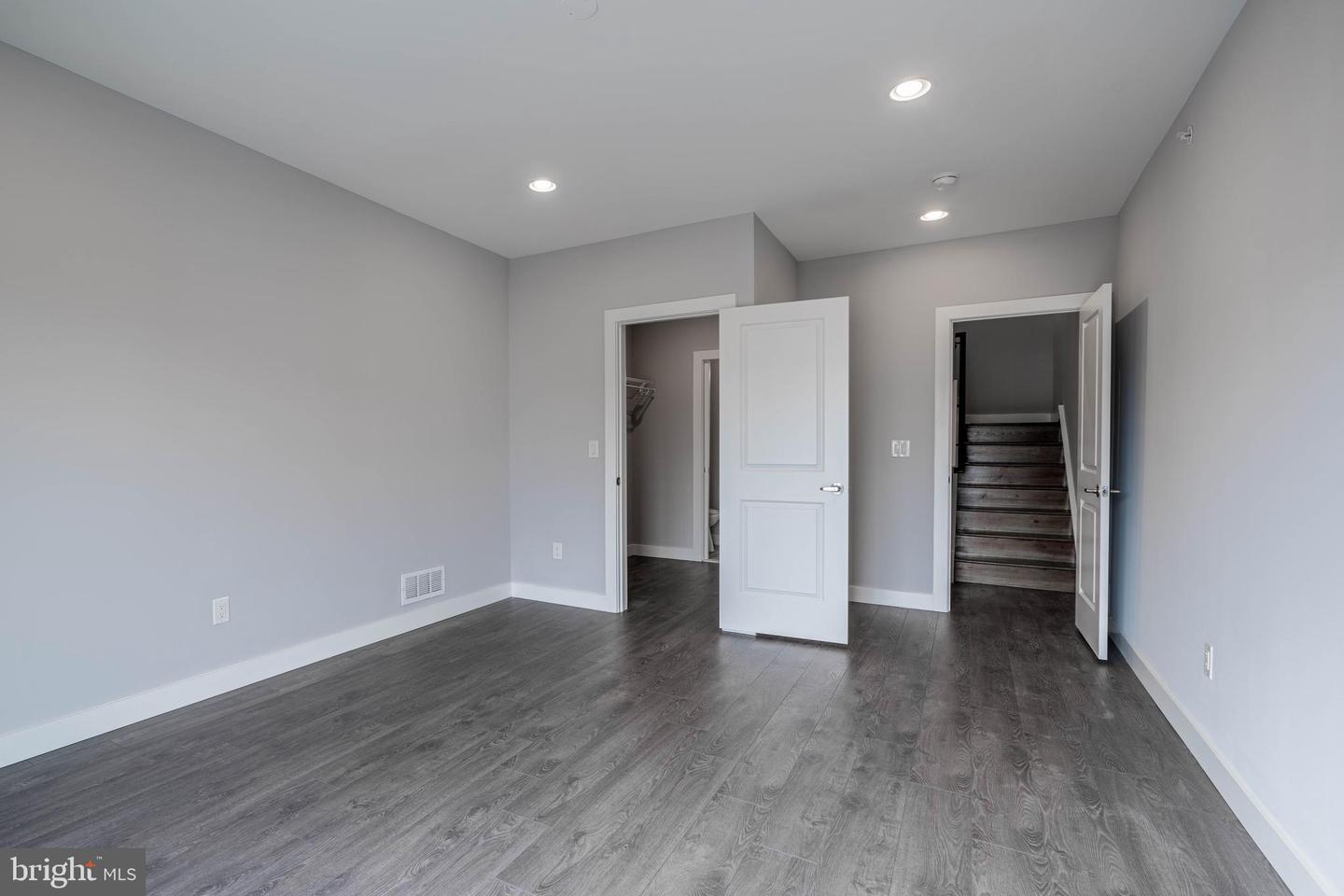 531 W Berks St Property Photo 22