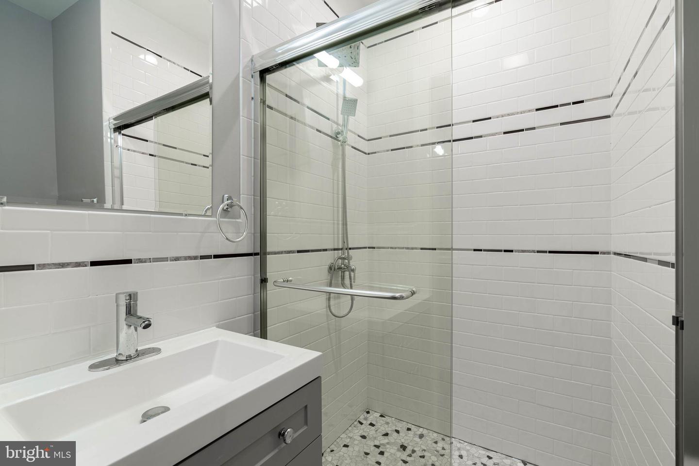 531 W Berks St Property Photo 23