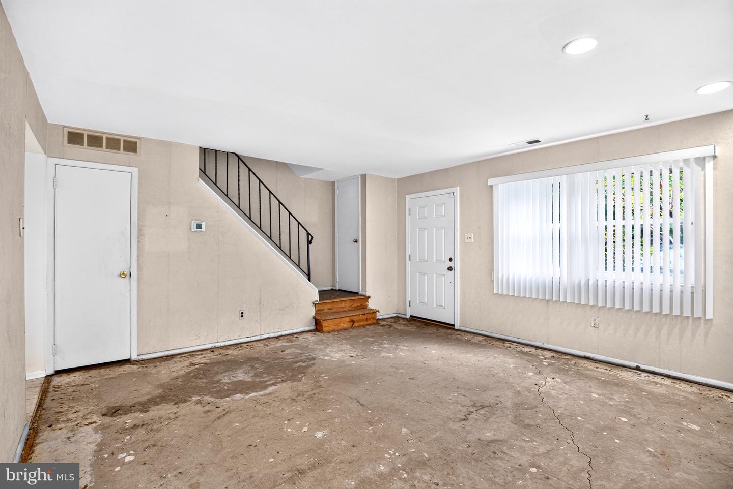 2117 President St Property Photo 2
