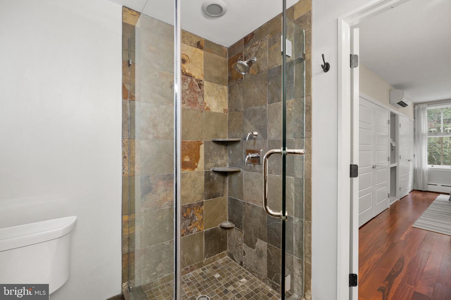 2207 Pine St Property Photo 23
