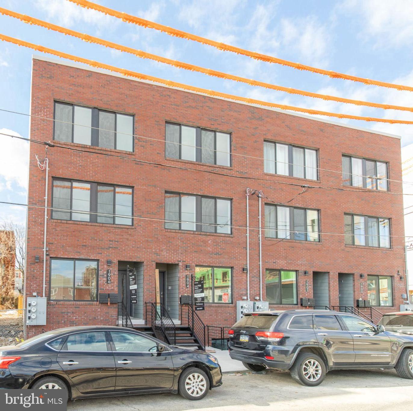1906 E YORK ST Property Photo 1