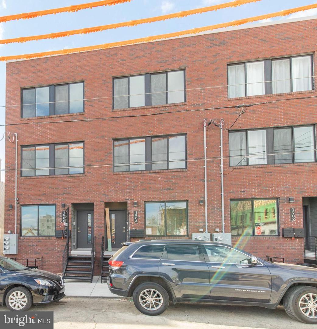 1906 E York St Property Photo 3