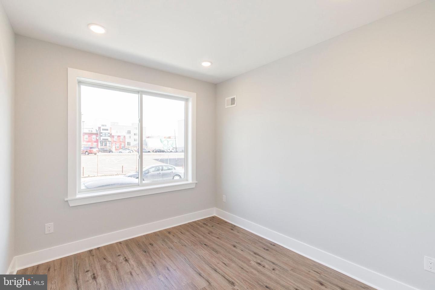 1906 E York St Property Photo 14