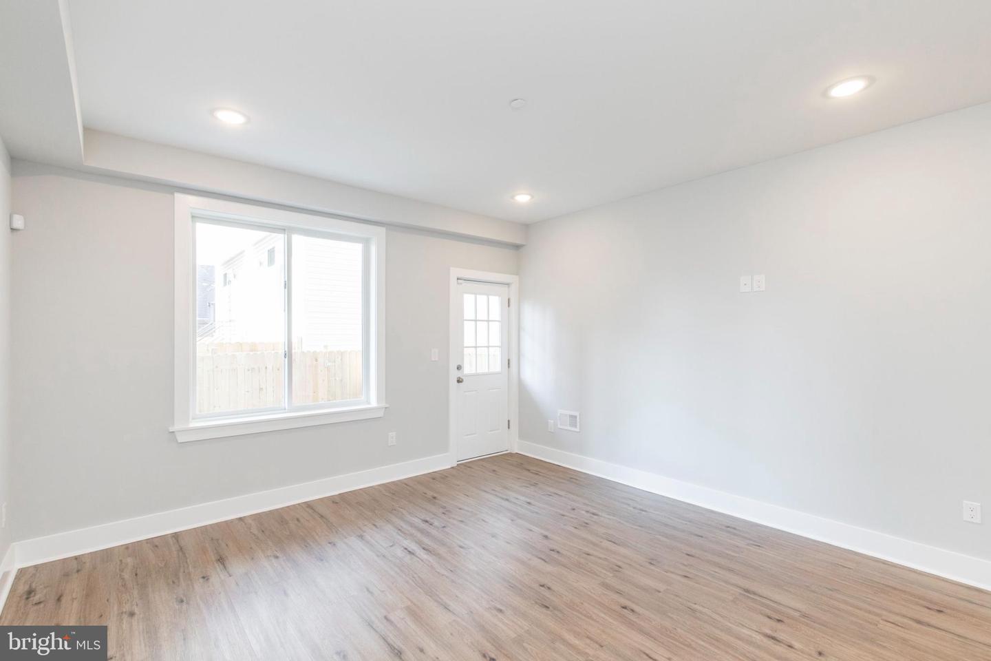 1906 E York St Property Photo 16