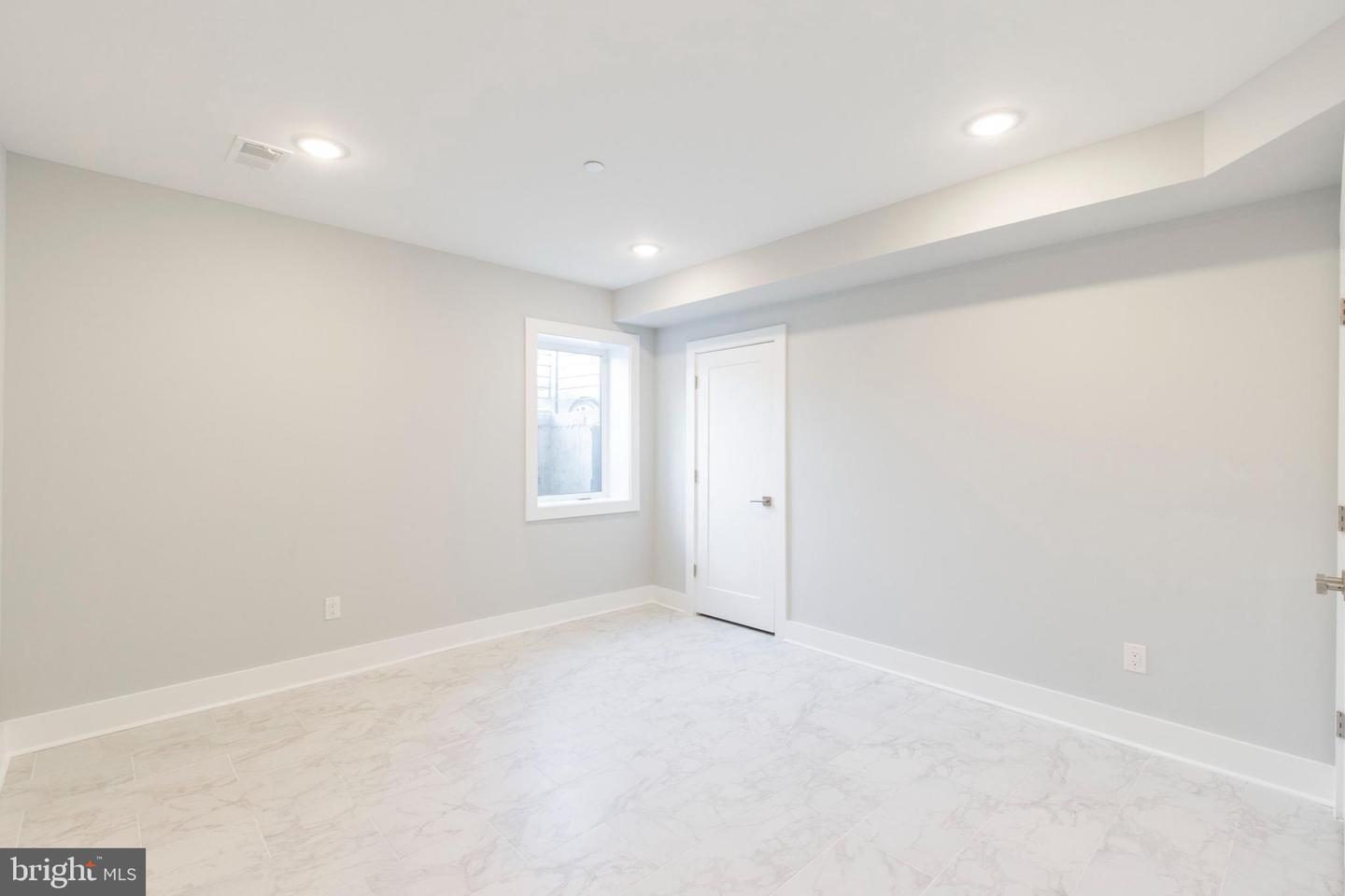 1906 E York St Property Photo 21