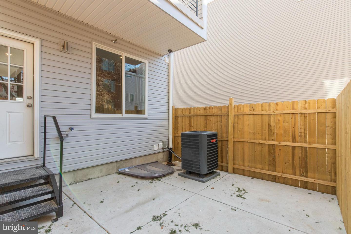 1906 E York St Property Photo 24