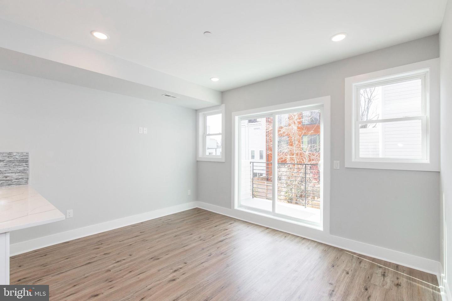 1906 E York St Property Photo 32