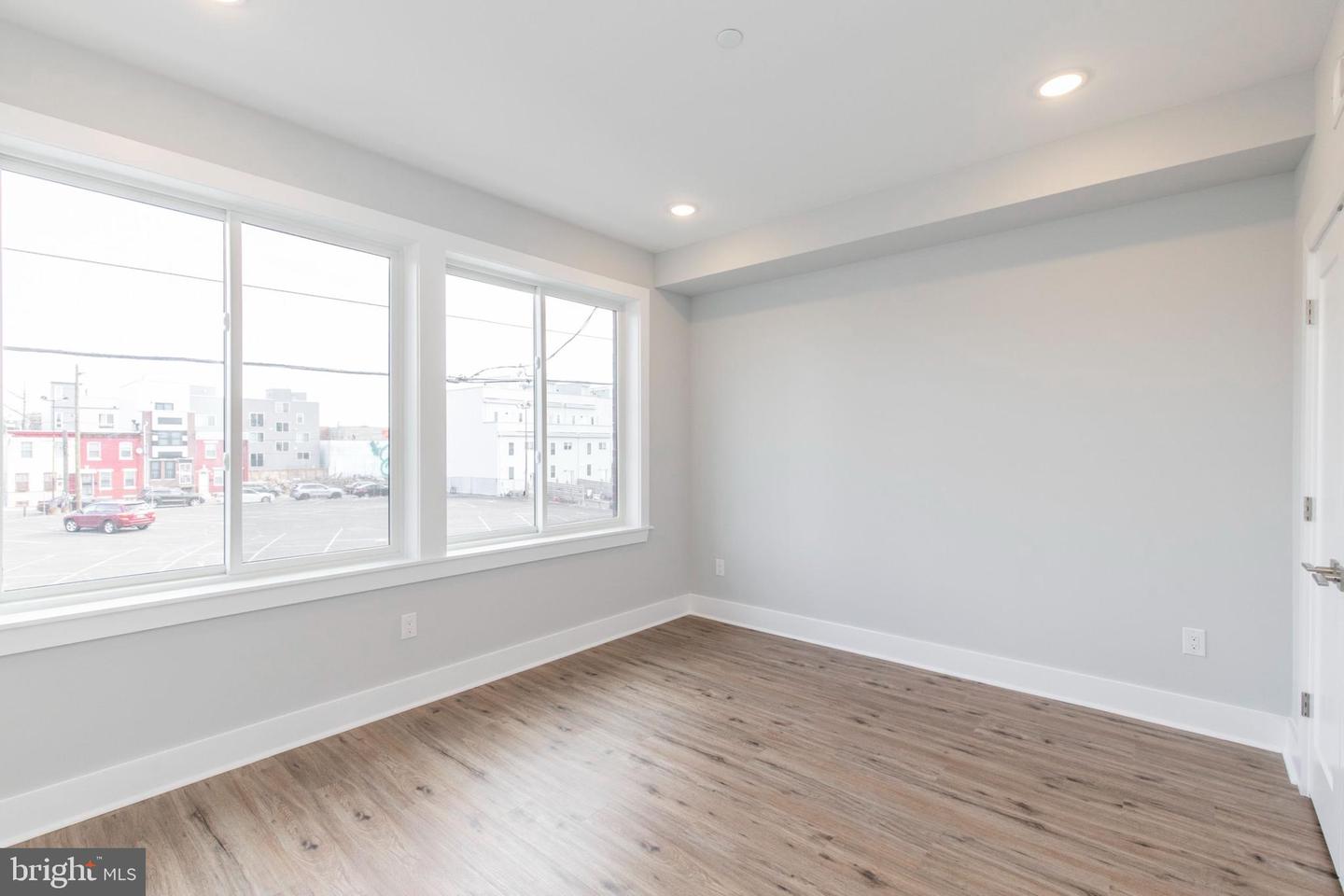 1906 E York St Property Photo 34