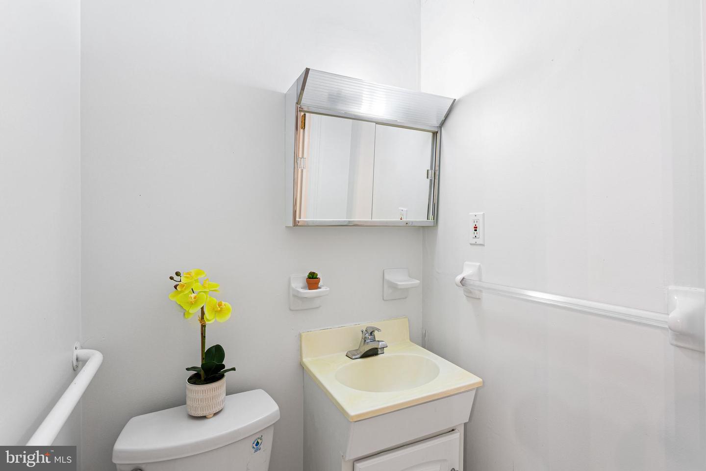 1728 Church Ln Property Photo 7