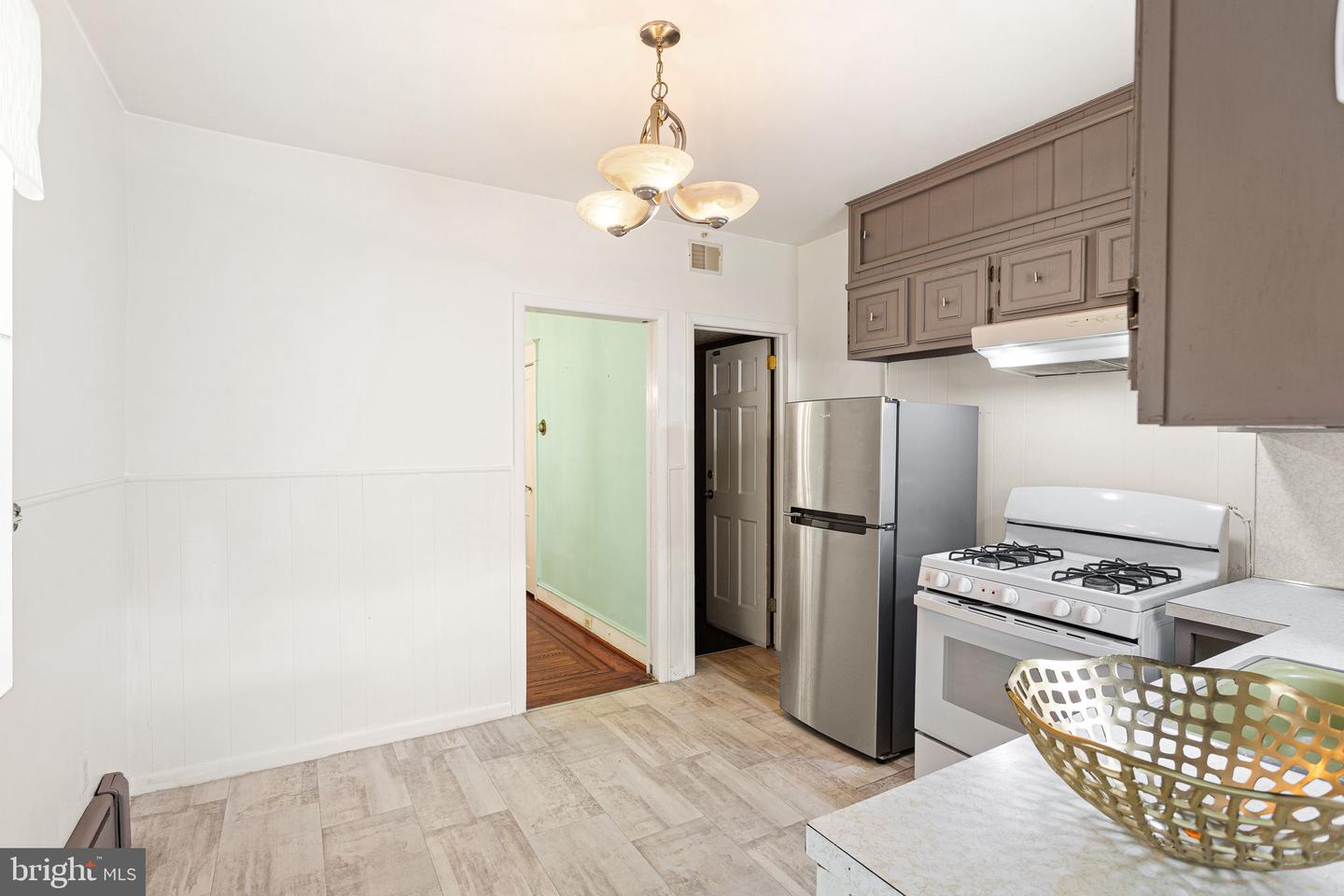 1728 Church Ln Property Photo 10