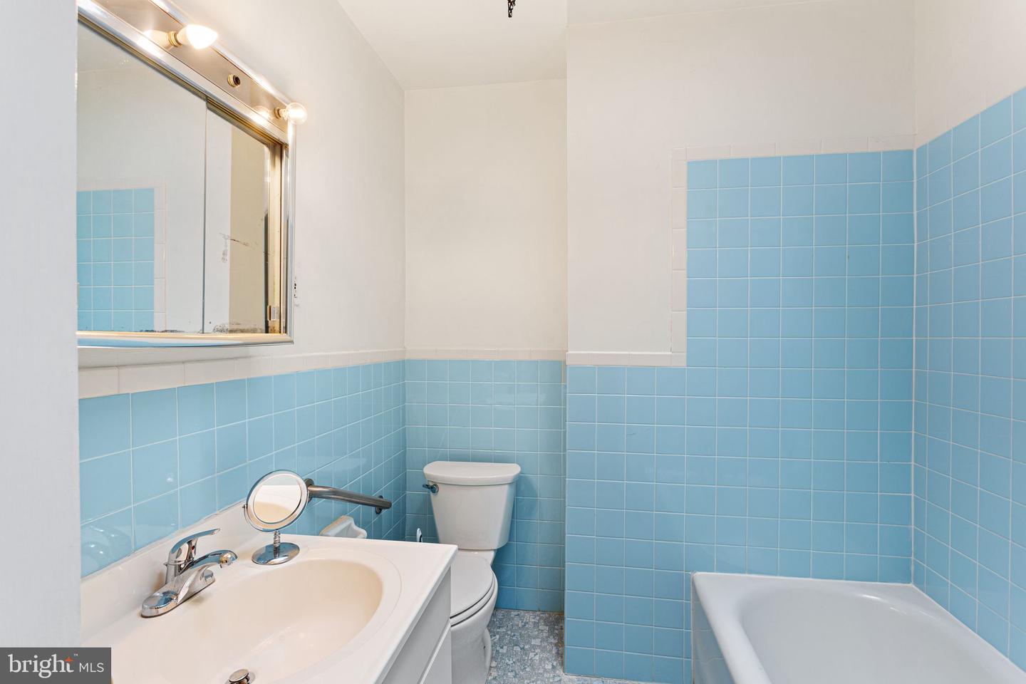 1728 Church Ln Property Photo 15