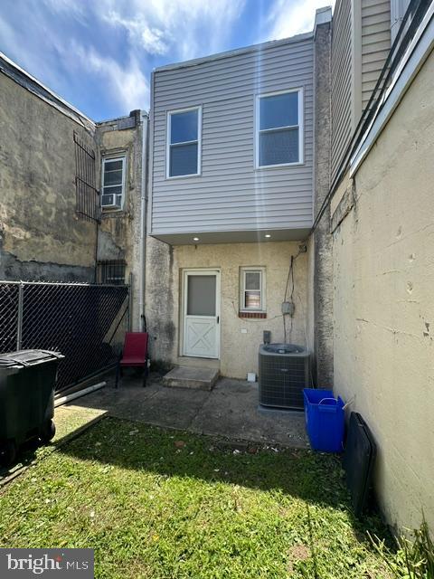 2723 Sears St Property Photo 21