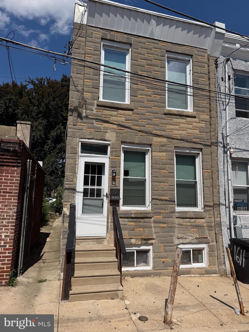 1609 Fillmore St Property Photo 1