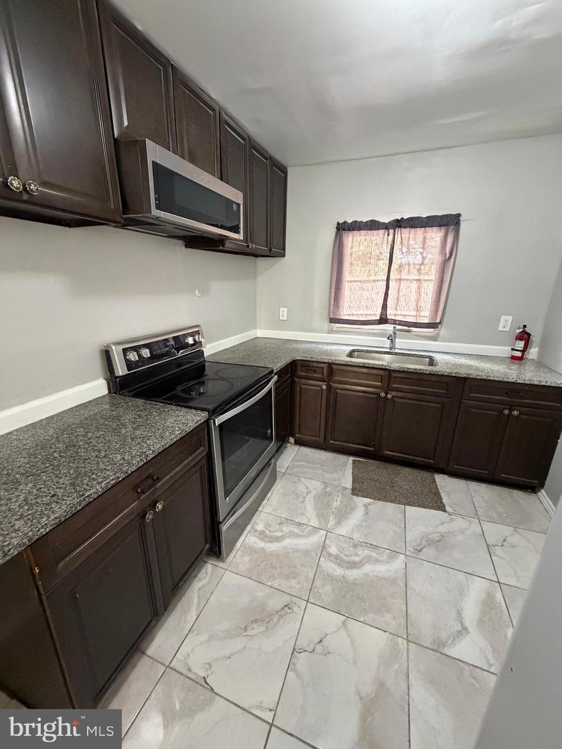 1609 Fillmore St Property Photo 11