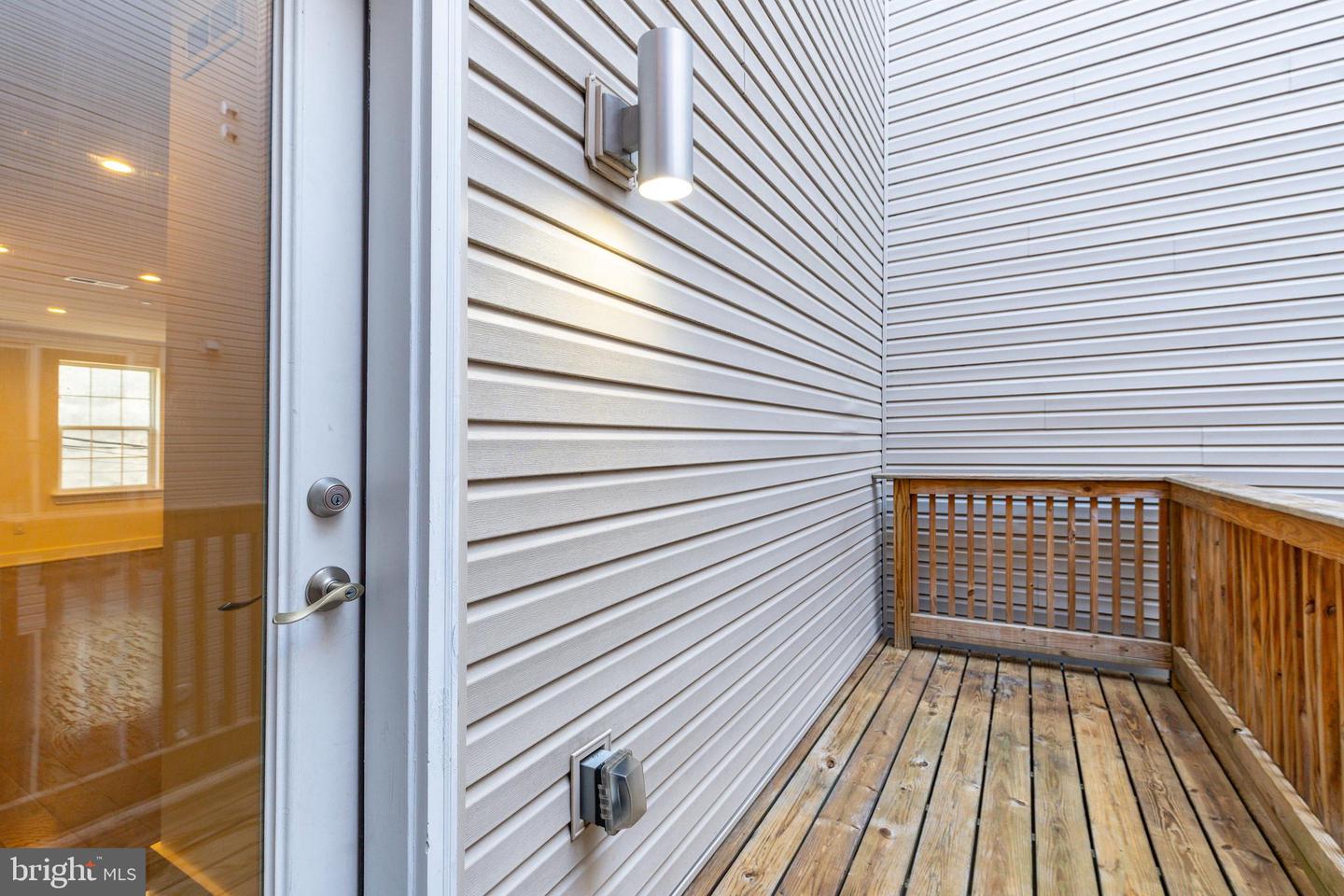 1139 Clay St #2 Property Photo 12