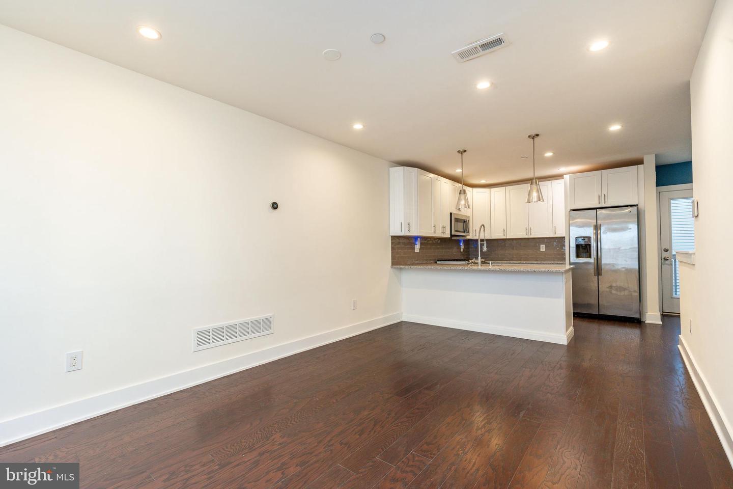 1139 Clay St #2 Property Photo 15