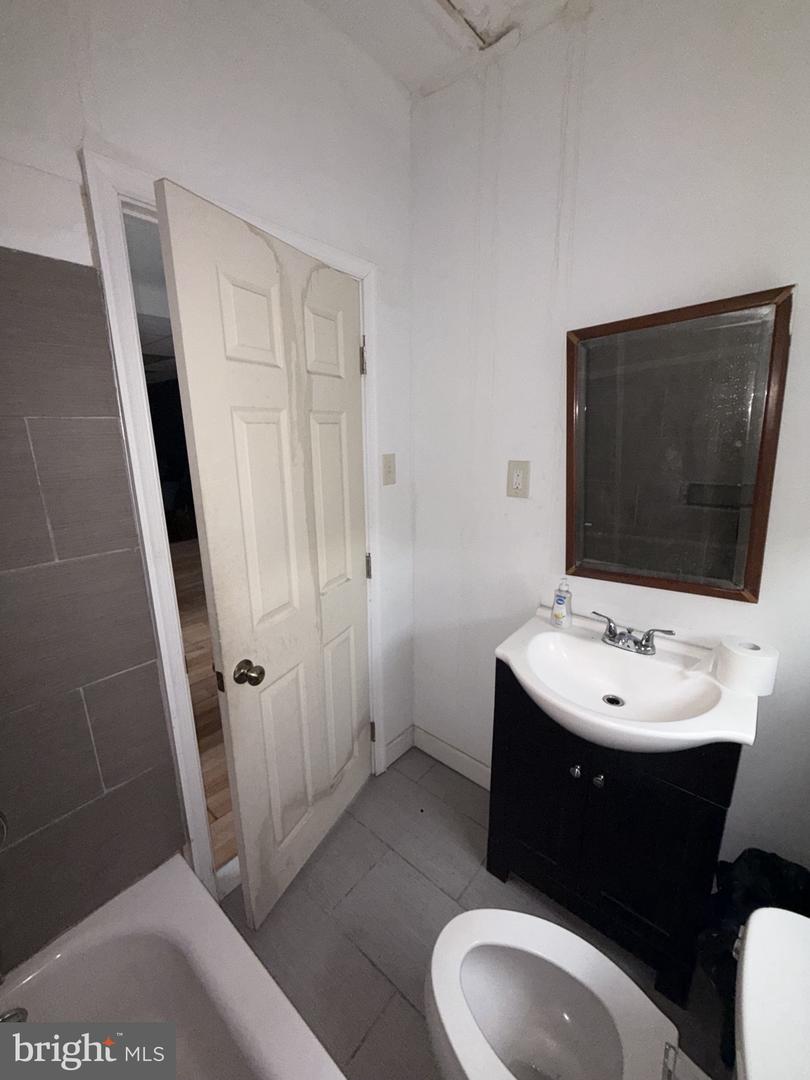 157 S 60th St Property Photo 22
