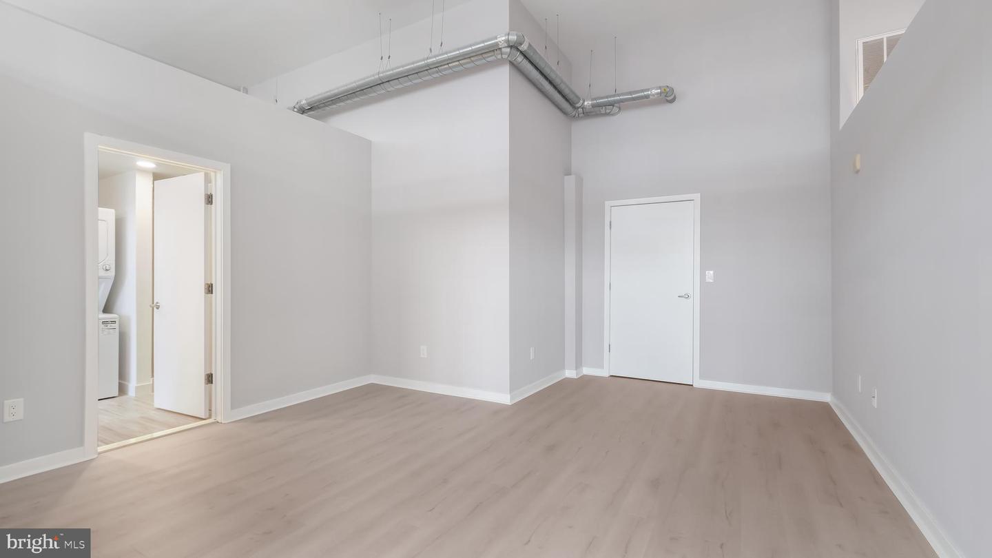 444 N 4th St #818 Property Photo 16