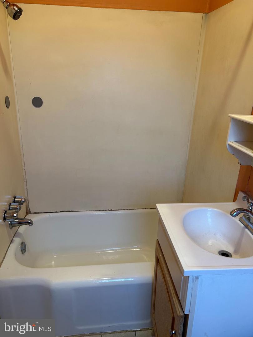 129 Gay St #2 Property Photo 19