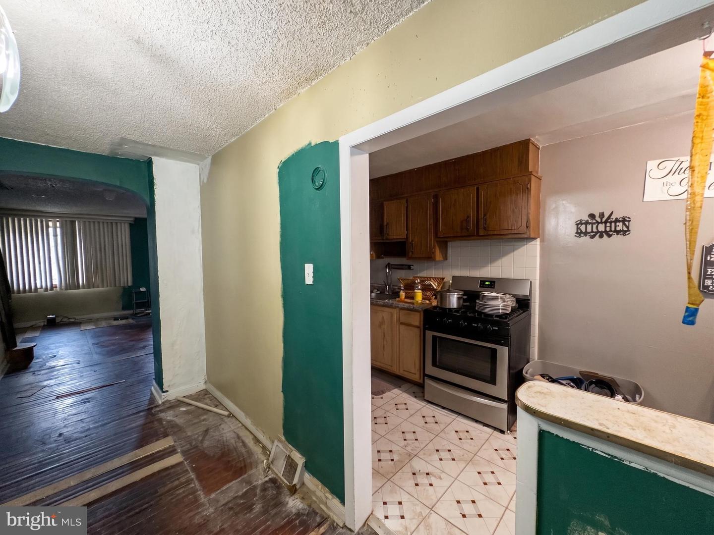 230 E Fariston Dr Property Photo 6