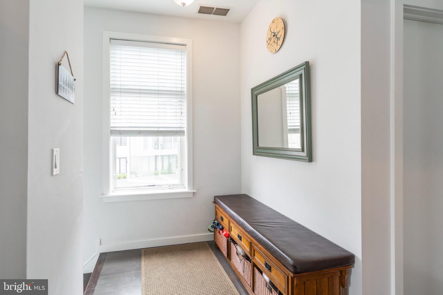 1233 N 3rd St #b Property Photo 3