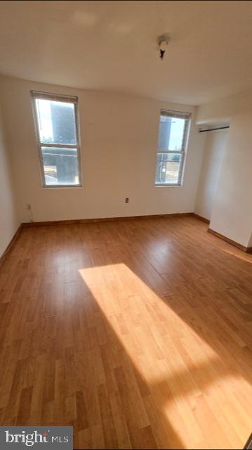 1835 N Leithgow St Property Photo 9