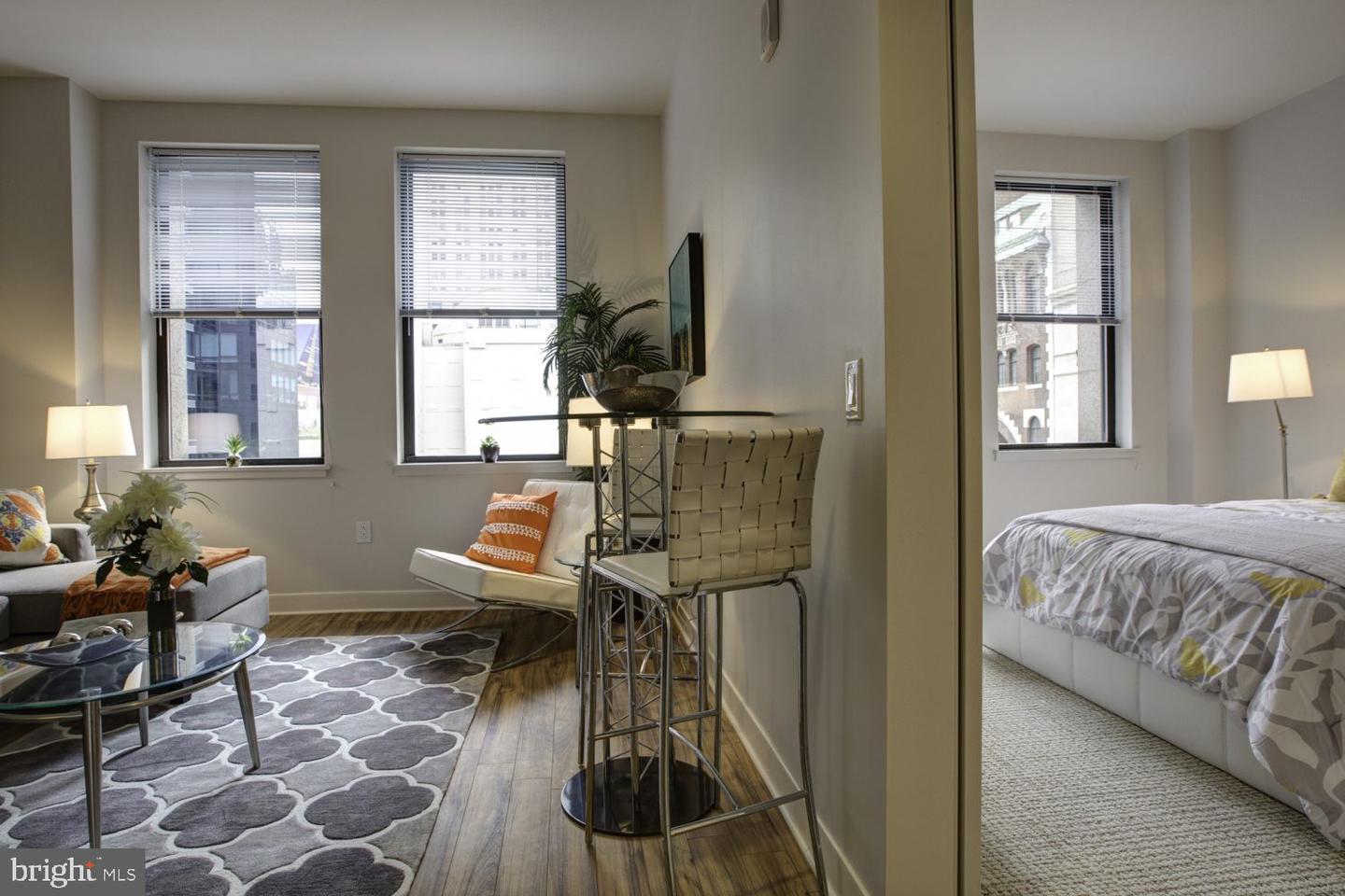 42 S 15th St #0610 Property Photo 14