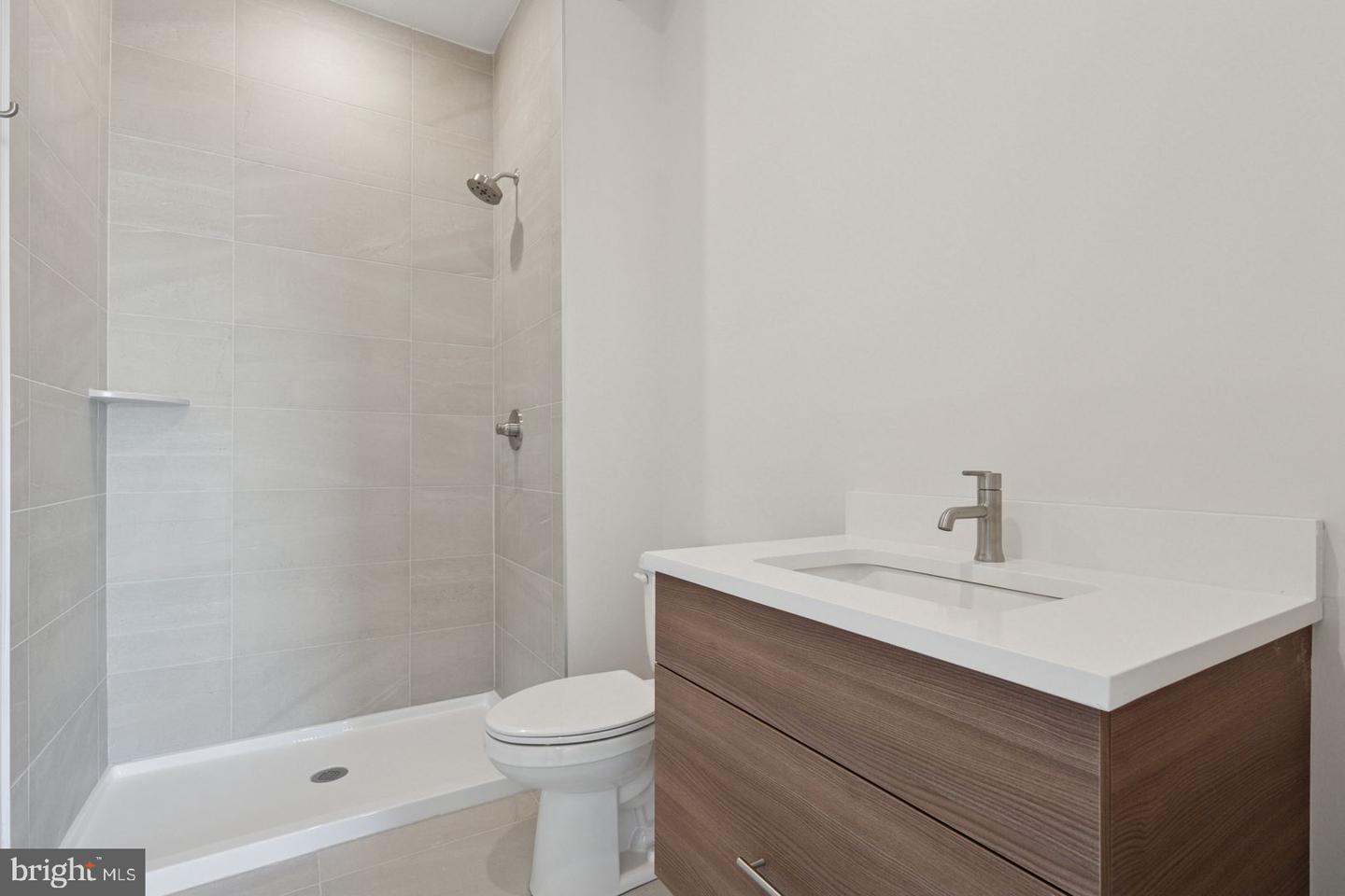 130 W Girard Ave #308 Property Photo 20