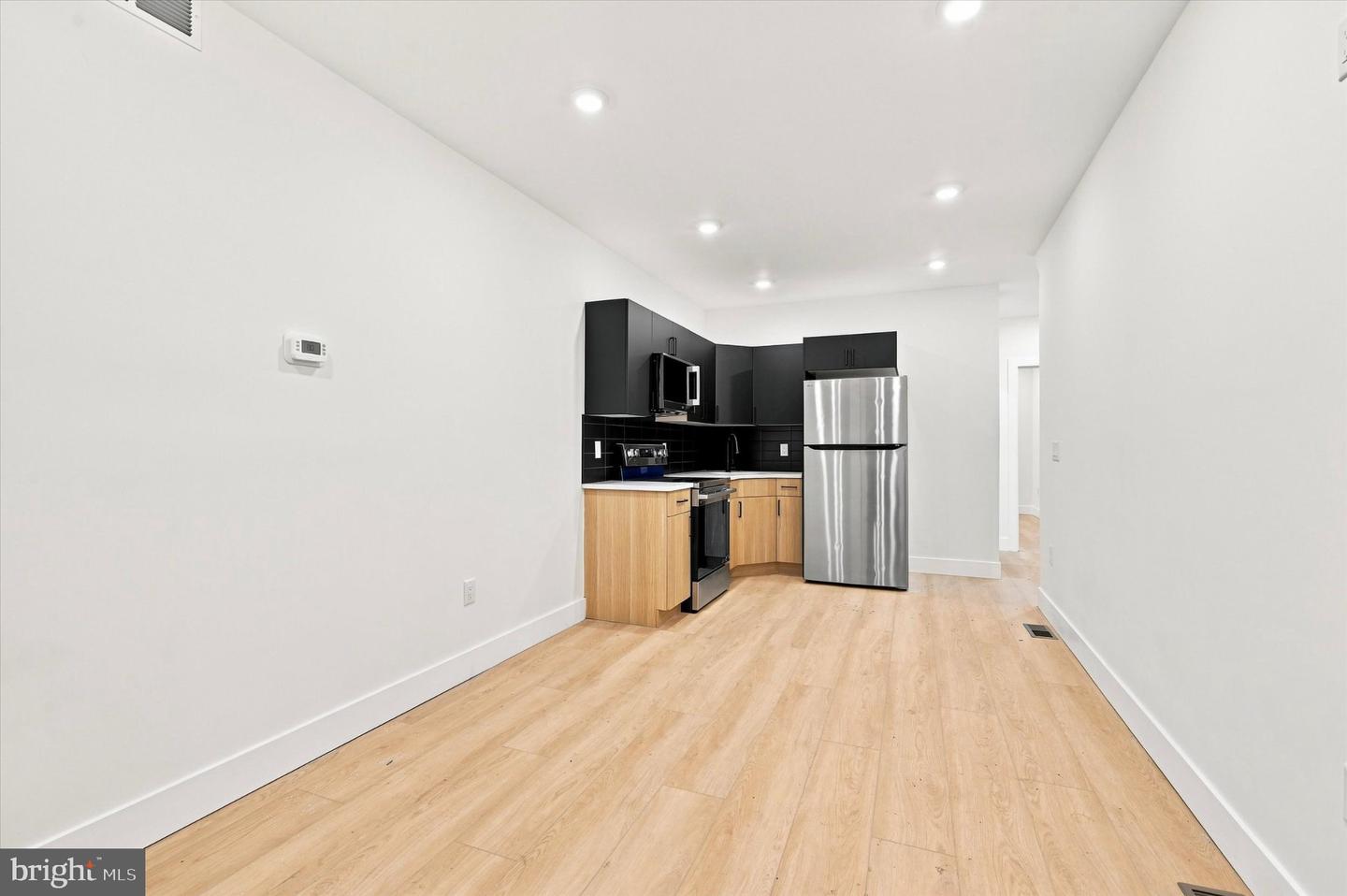 112 S 57th St Property Photo 3